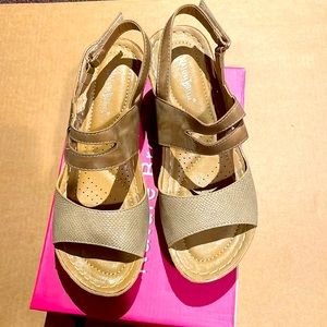 Nature Breeze woman wedges